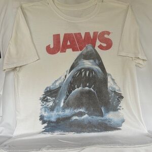 AMERICAN CLASSIC SLIGHTLY WORN JAWS GRAPHIC T-SHIRT -MEN’s SIZE MEDIUM